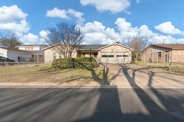 769 Meadowlark Circle, Crowley, TX 76036