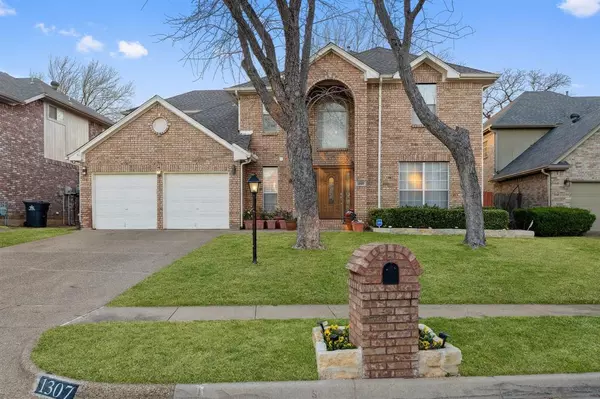 1307 Hillary Lane, Arlington, TX 76012