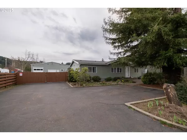 4305 LONG ST, Sweet Home, OR 97386