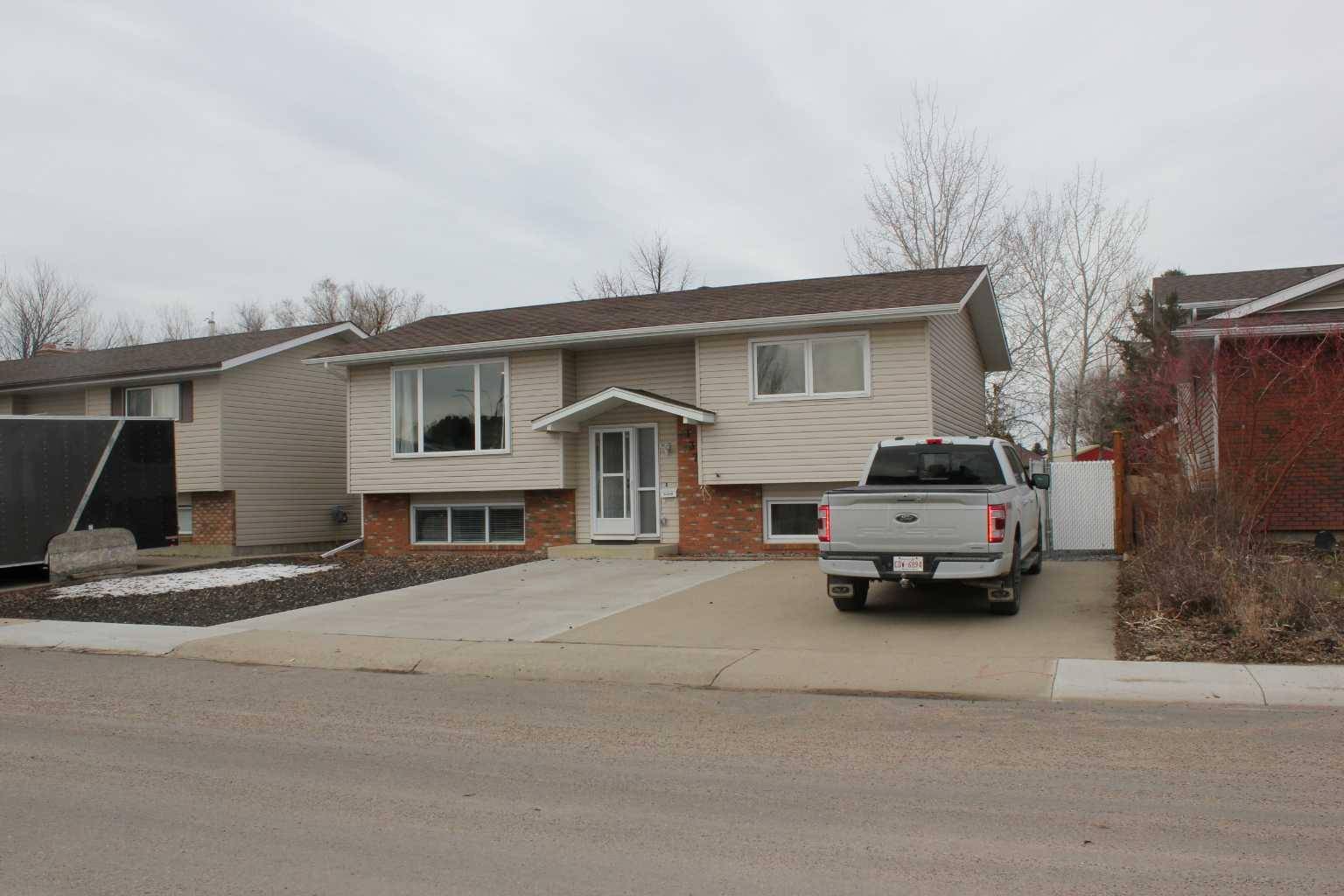 137 East Glen DR SE, Medicine Hat, AB T1B3B9