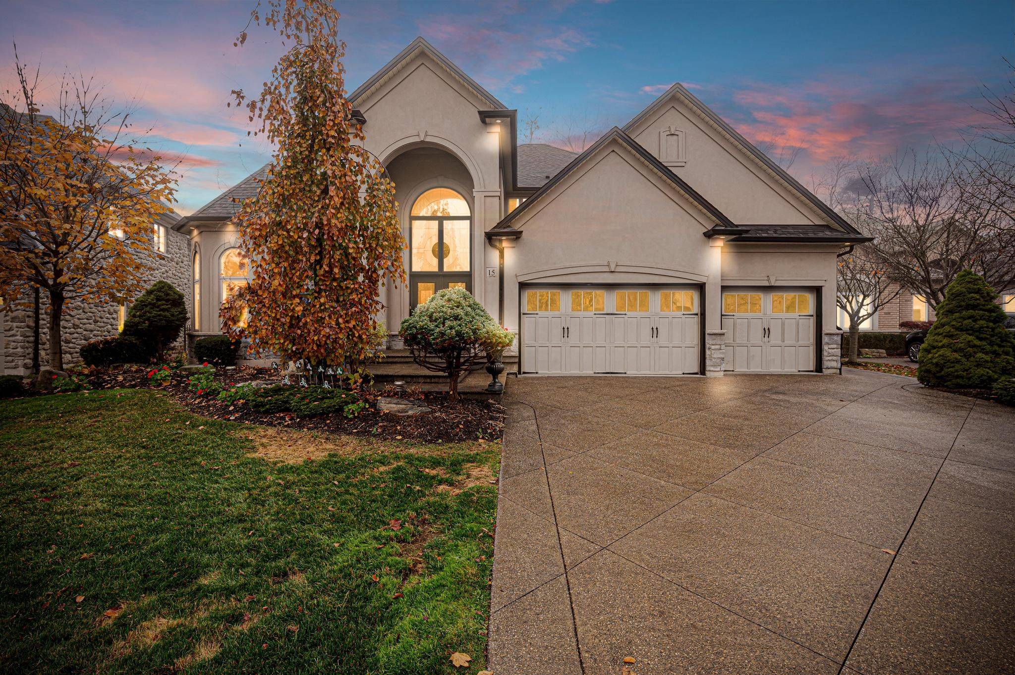 Hamilton, ON L9G 0A1,15 Silver Maple DR