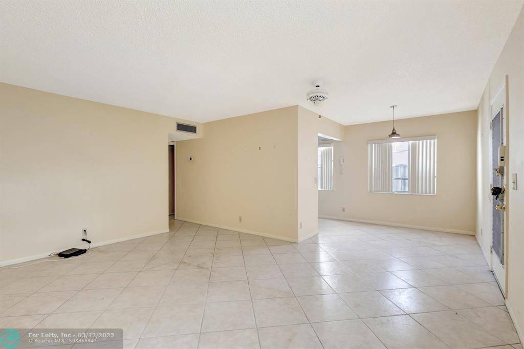 Delray Beach, FL 33484,557 BURGUNDY L  #L