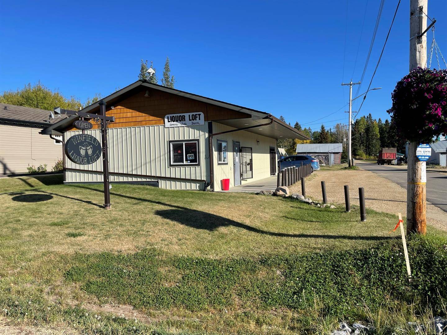 200 Center ST,  Winfield,  AB T0C 2X0