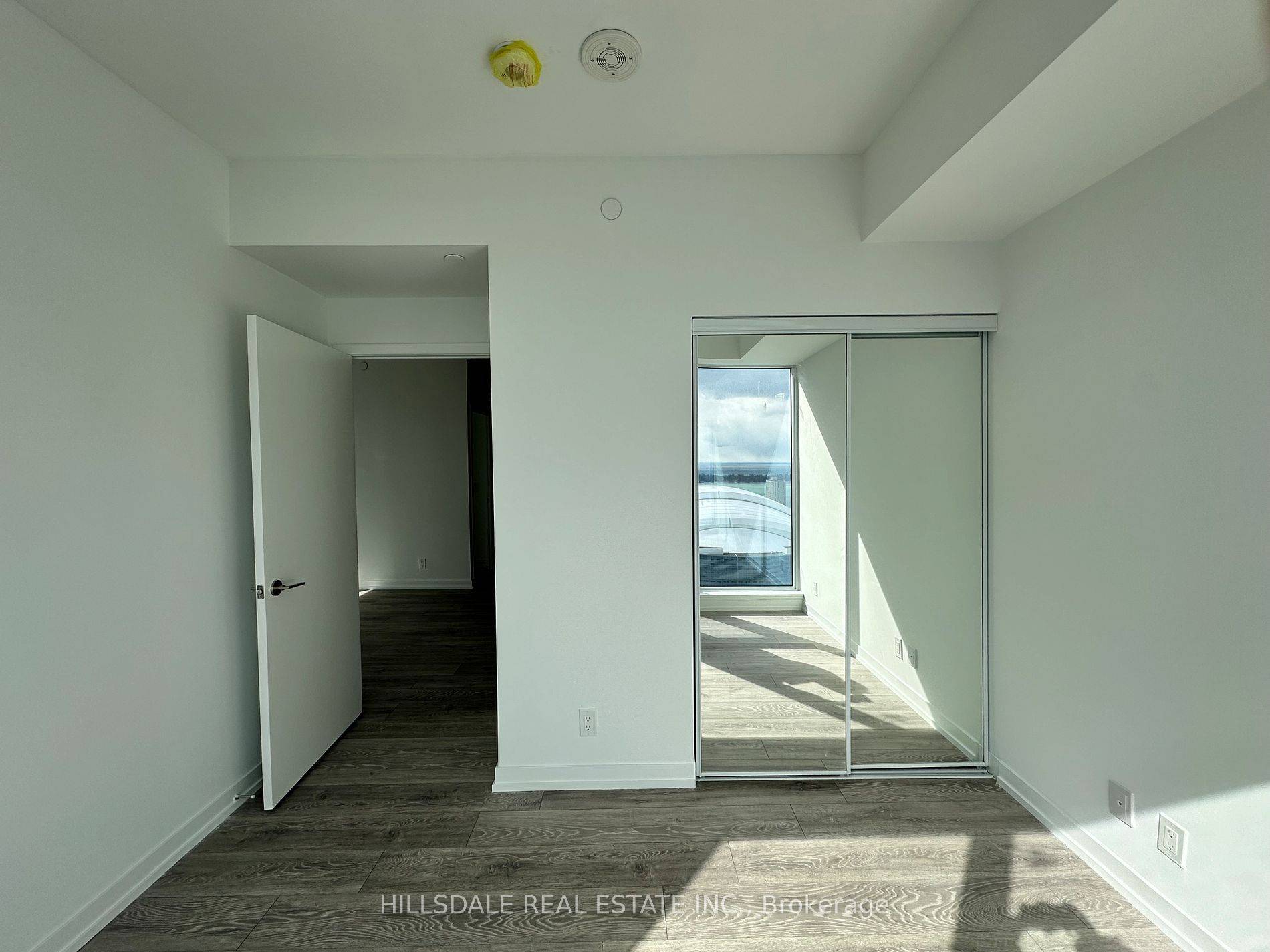Toronto C01, ON M5V 0W4,55 Mercer ST #4002