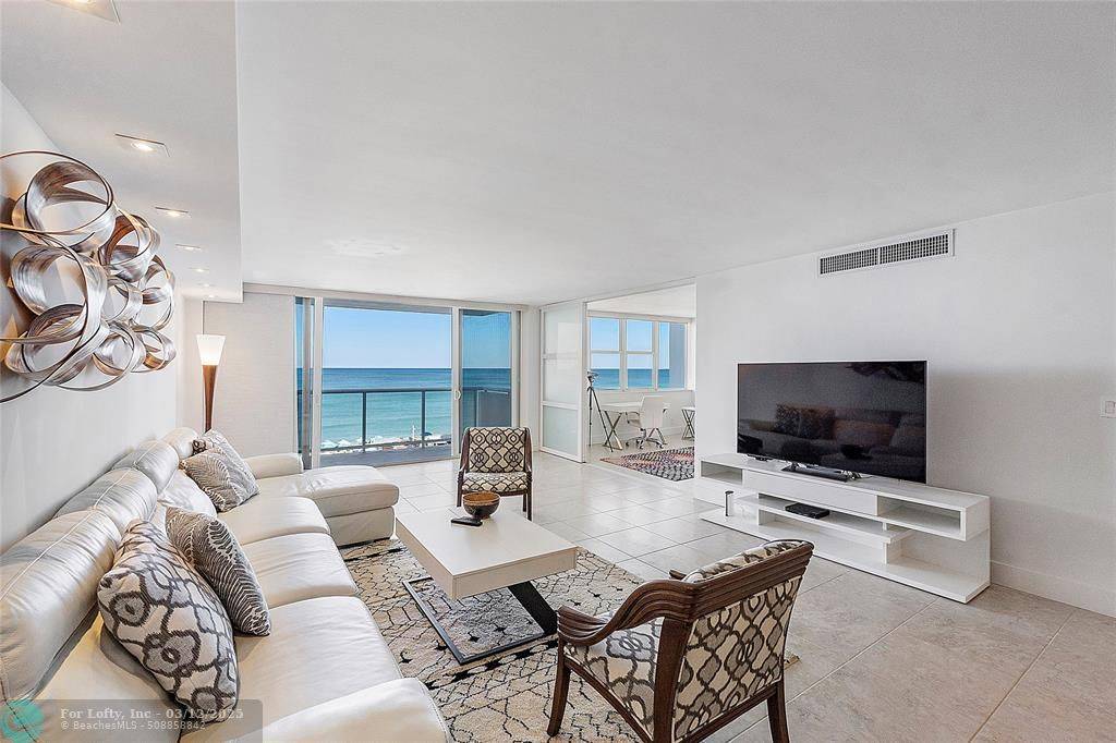 Hallandale Beach, FL 33009,3140 S Ocean Dr  #404