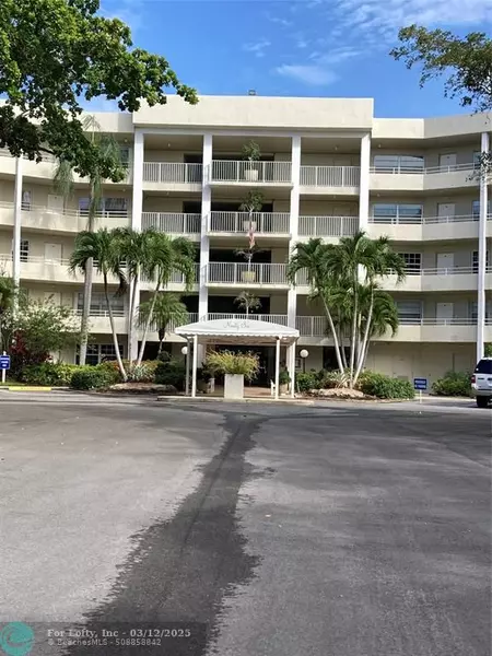 805 Cypress Blvd  #309, Pompano Beach, FL 33069