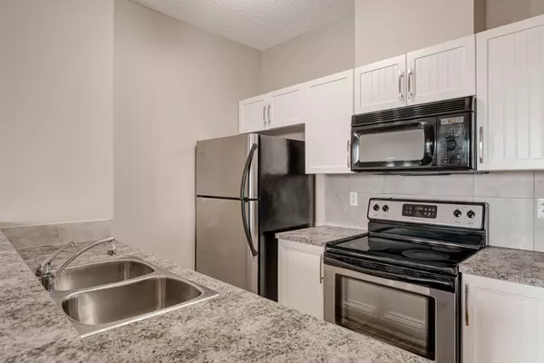 Calgary, AB T2A 1B7,1727 54 ST Southeast #303