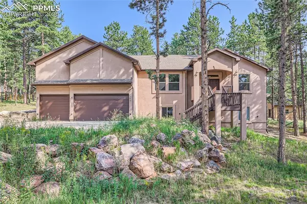 1020 Parkway LN, Woodland Park, CO 80863