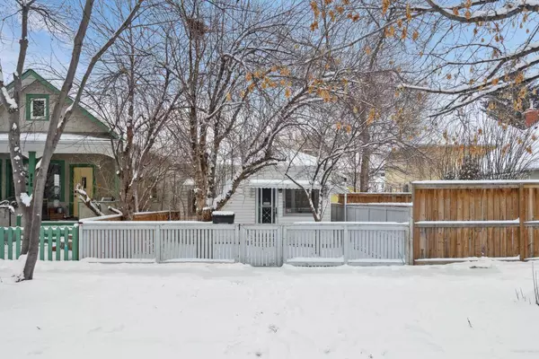 908 5 ST Northwest, Calgary, AB T2N 1R2