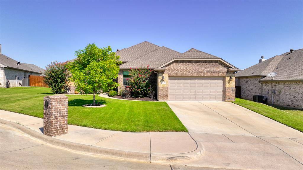 2120 Hill Crest Court, Weatherford, TX 76086