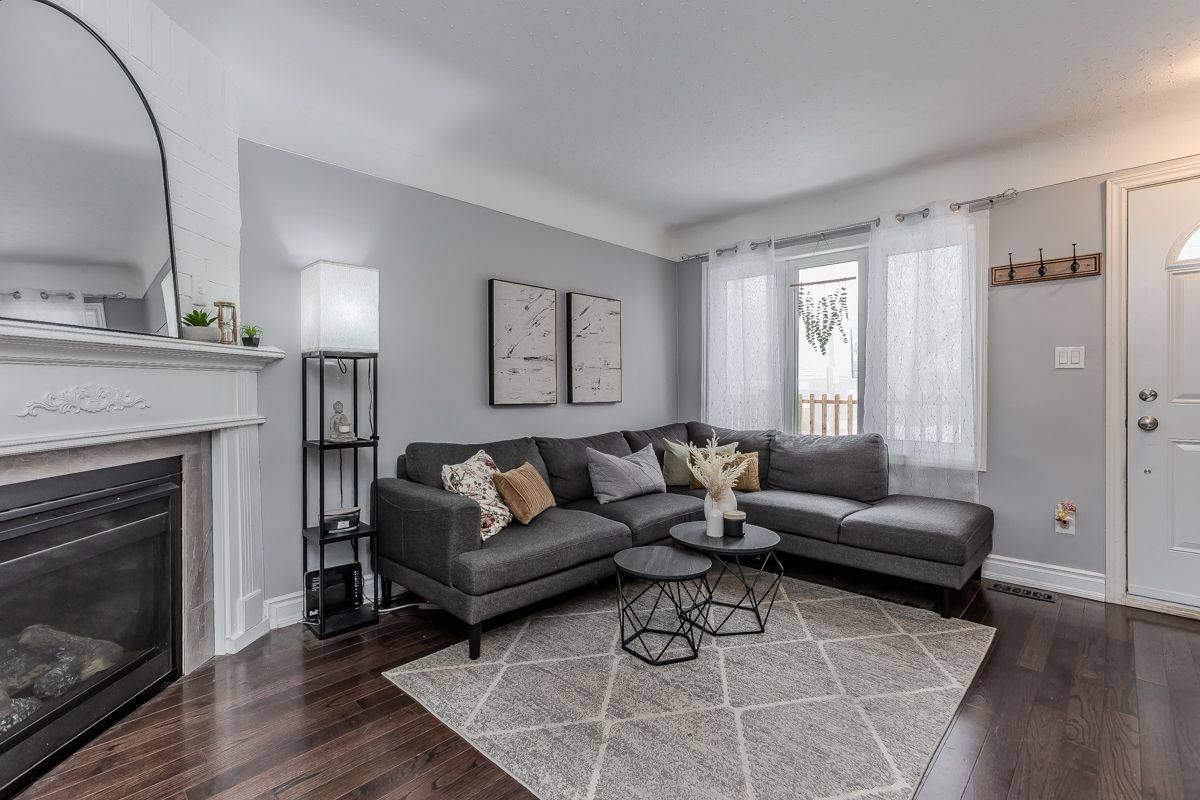 Hamilton, ON L9A 4G3,290 East 15th ST