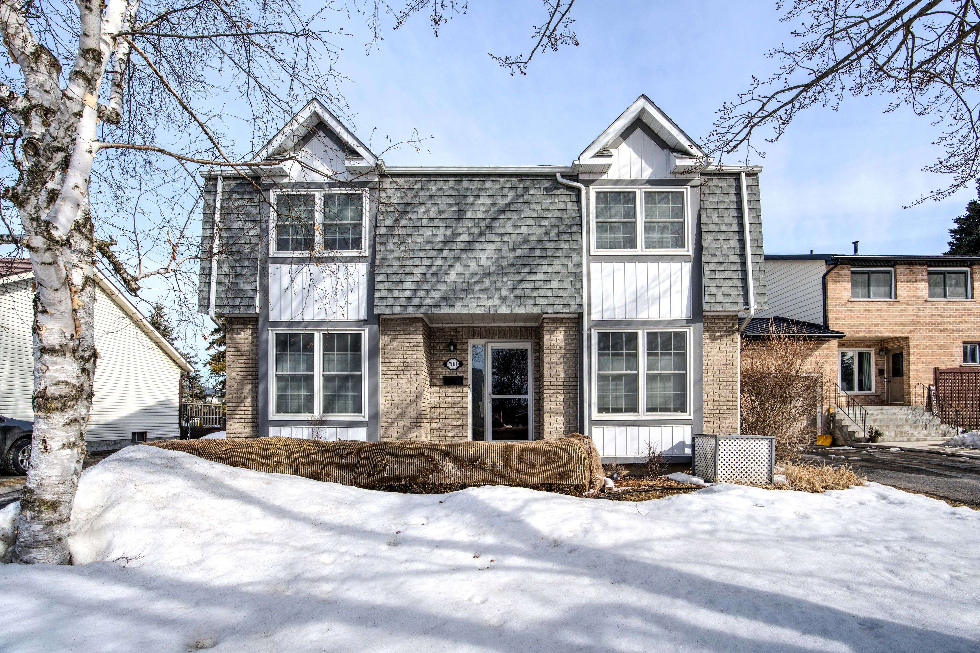 Kingston, ON K7P 1L6,788 Whiteoak CRES