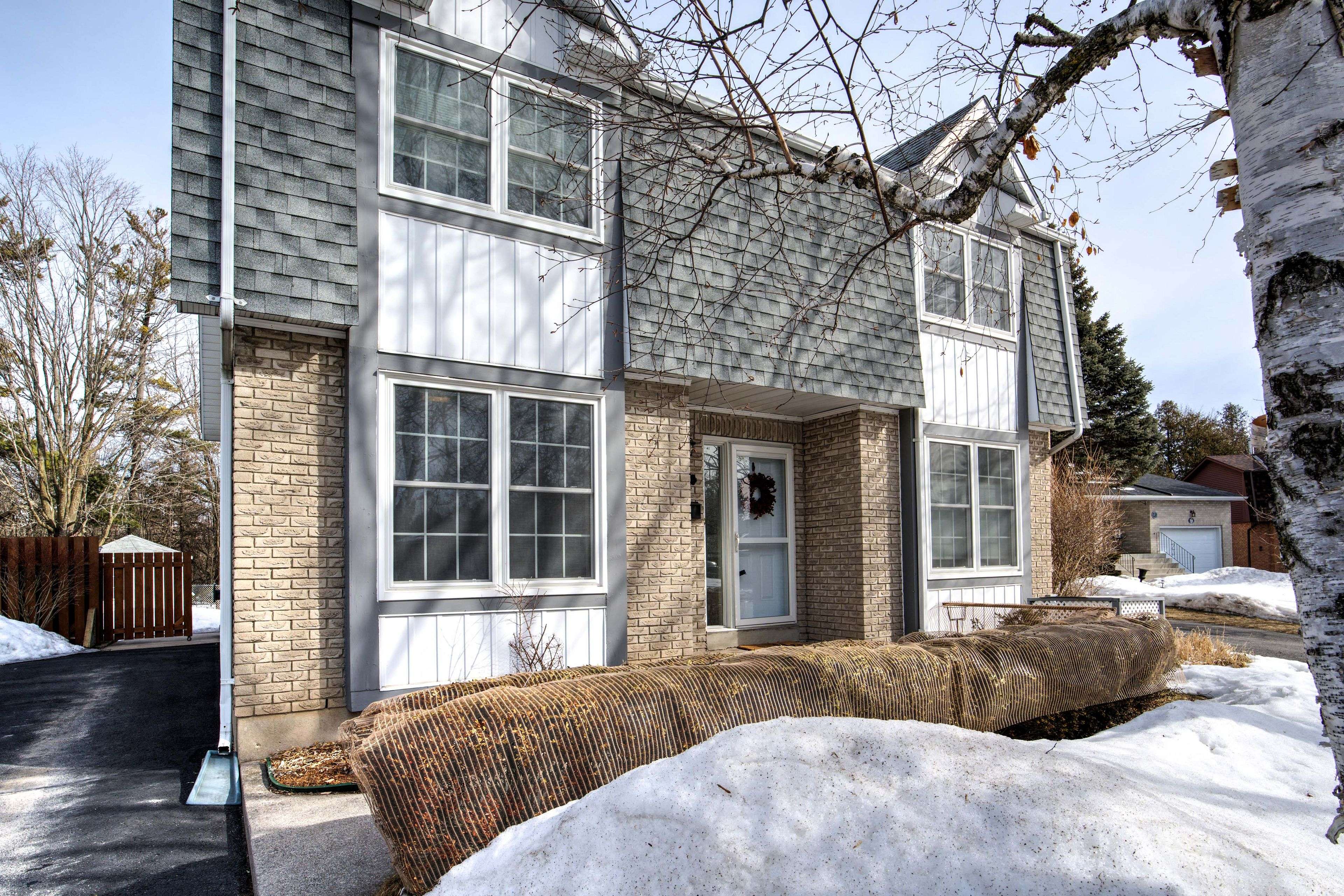 Kingston, ON K7P 1L6,788 Whiteoak CRES