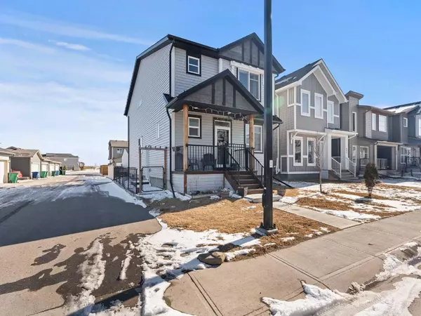 800 Chinook Gate Parade Southwest, Airdrie, AB T4B5E2