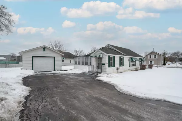 Belleville, ON K8N 4W4,33 Centre ST