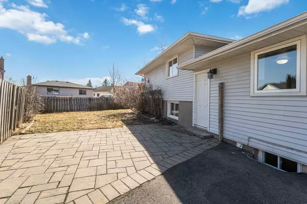 Thorold, ON L2V 4M5,62 Buchanan CRES