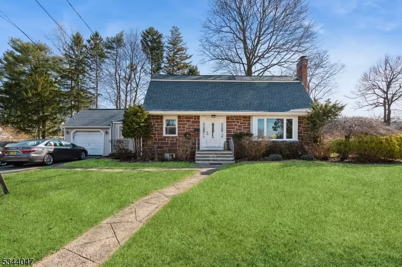 11 Marcotte Ln, Bergenfield Boro, NJ 07621