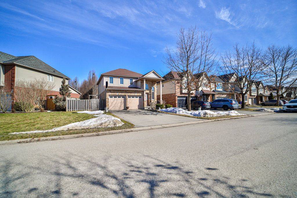 London South, ON N6M 1K4,510 South Leaksdale CIR