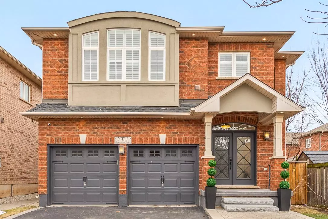 Oakville, ON L6M 4Z6,2301 Baronwood DR