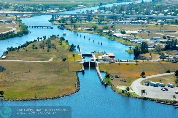 Moore Haven, FL 33471,385 Ave H