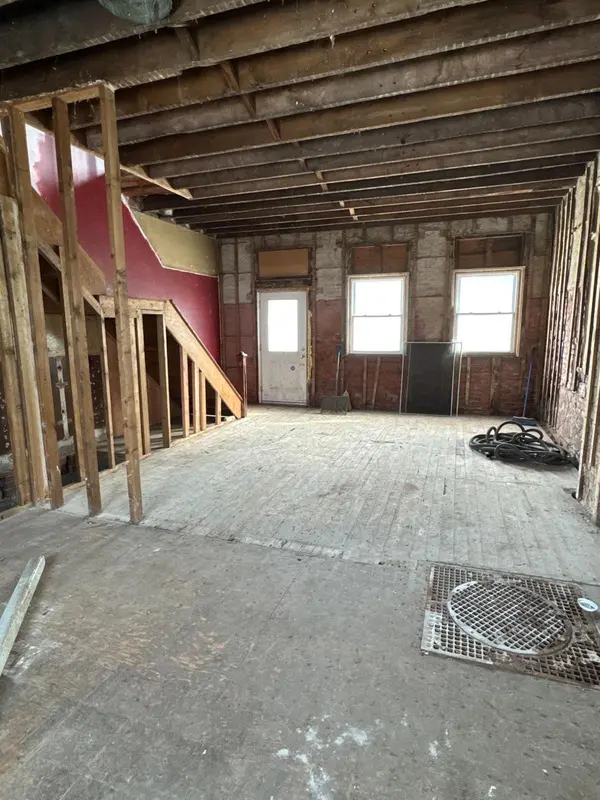 Norwich, ON N0J 1C0,6 Church ST W