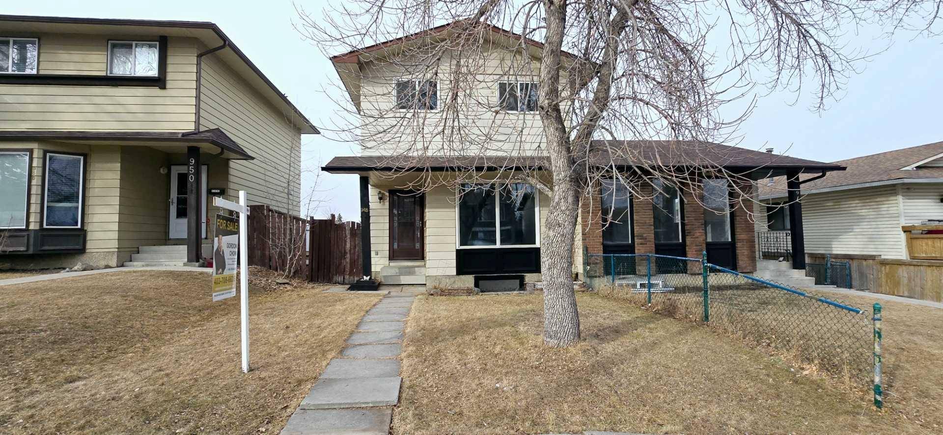 Calgary, AB T3K 1A2,948 Berkley DR NW