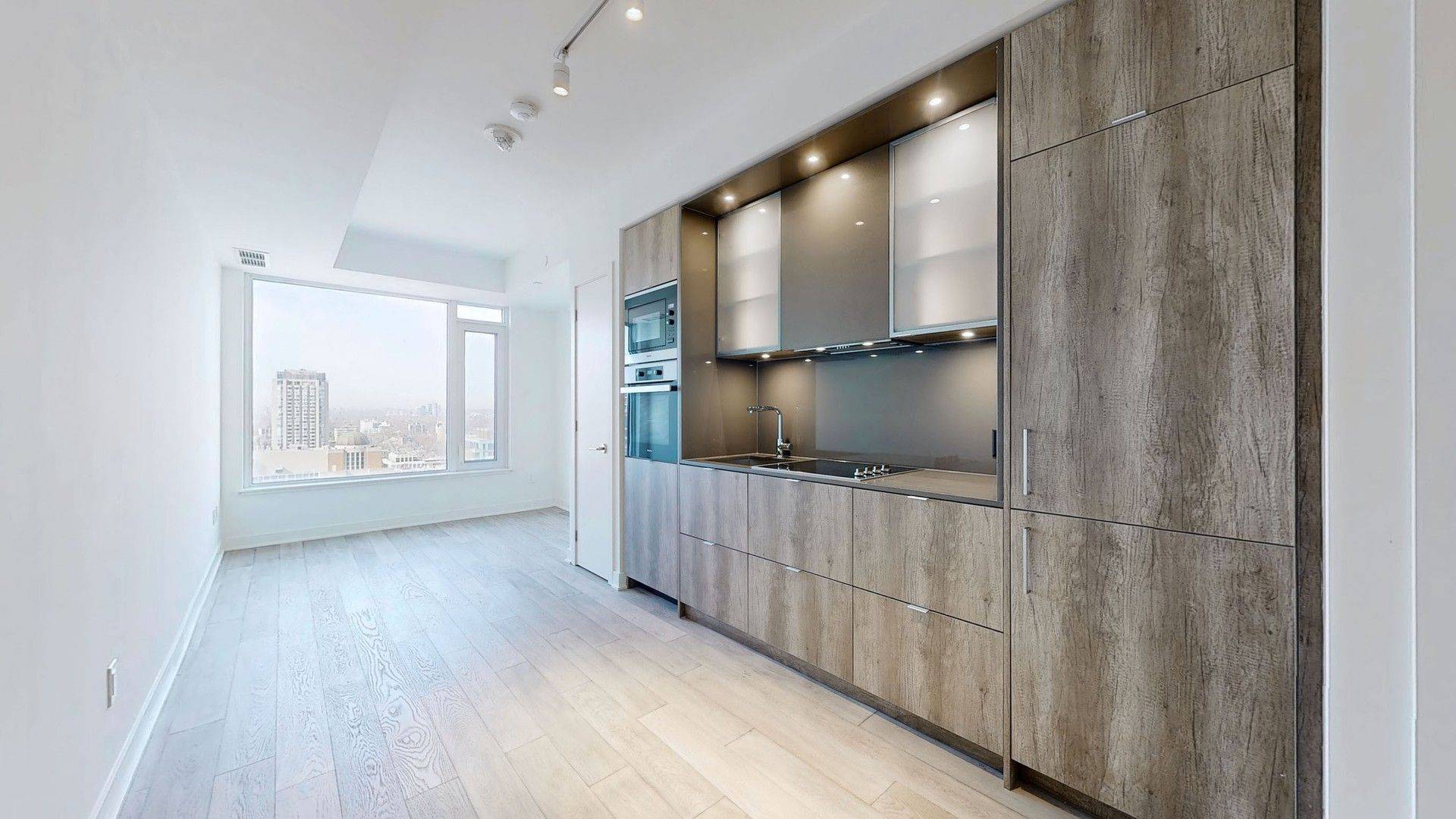 Toronto C02, ON M4W 0B7,11 Yorkville AVE #2014