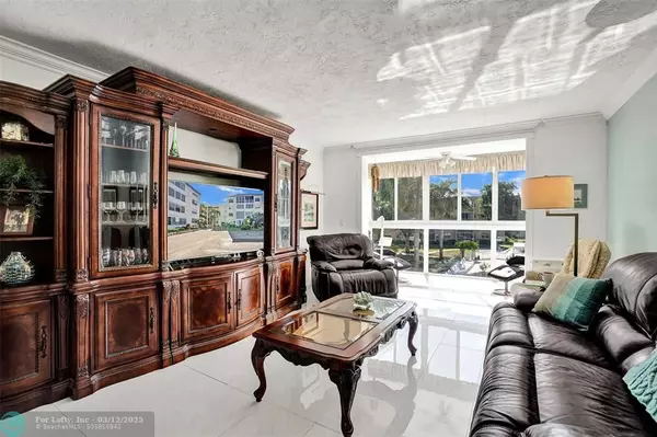 Lauderdale Lakes, FL 33311,2831 Somerset Dr #303