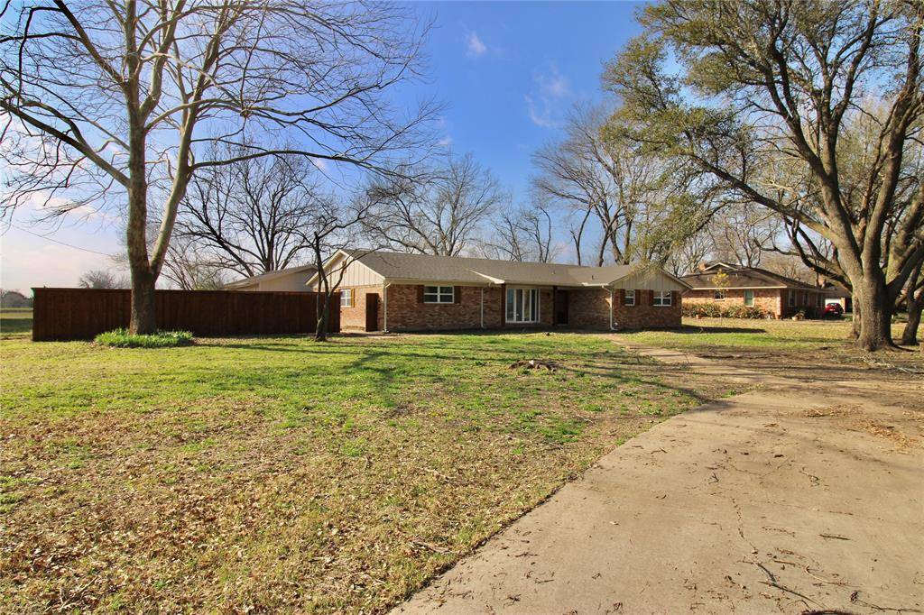 401 Brookside Road, Waxahachie, TX 75167