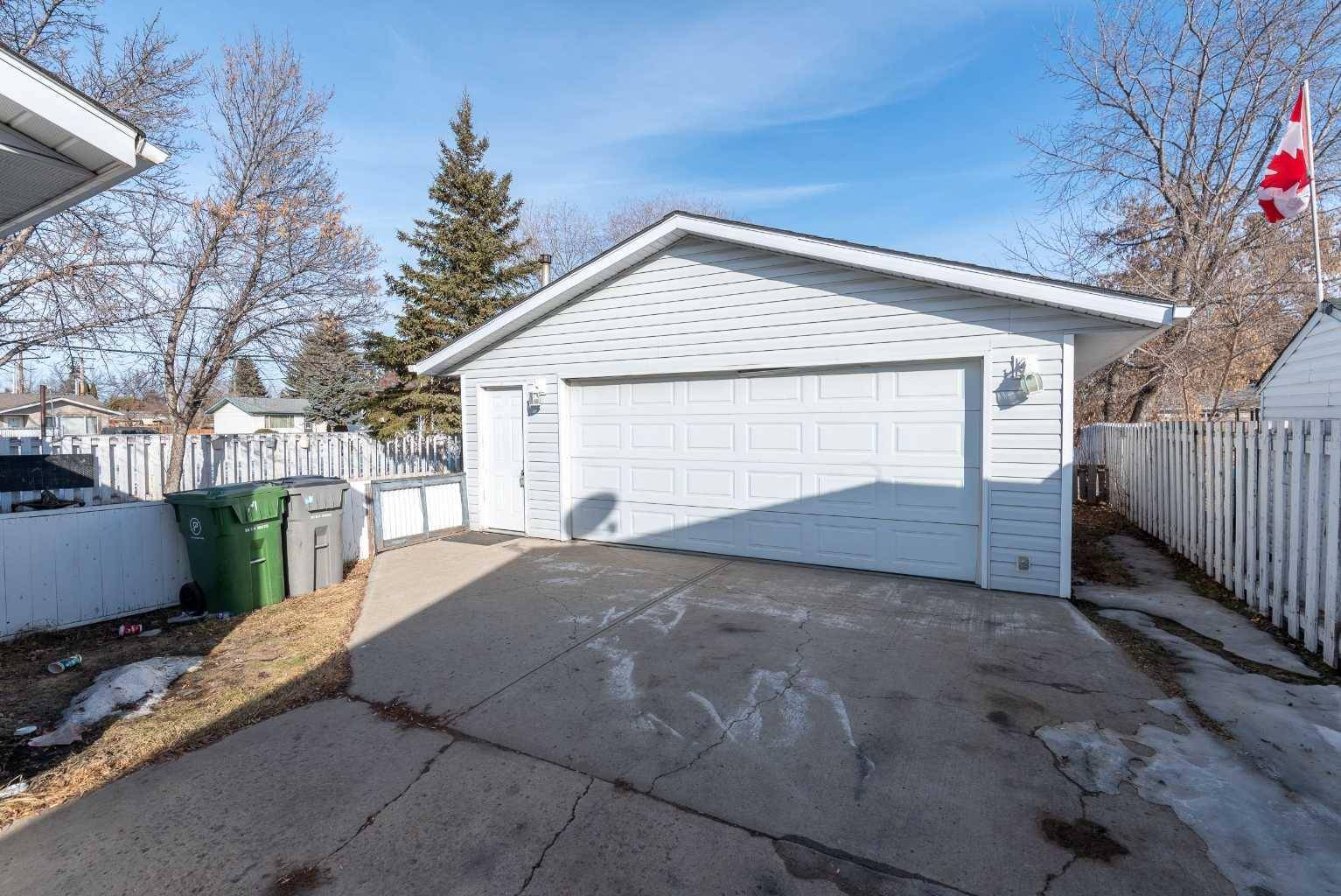 Lloydminster, SK S9V2A2,3423 49 AVE