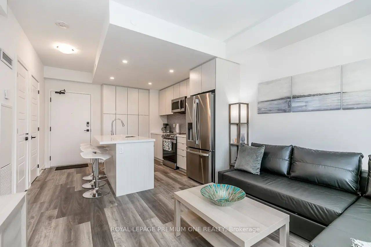 Innisfil, ON L9S 0R5,415 Sea Ray AVE #306