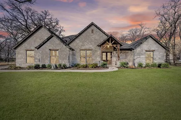 180 Clayton Crossing, Springtown, TX 76082