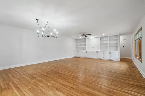 Iowa City, IA 52246,2415 Walden Ct