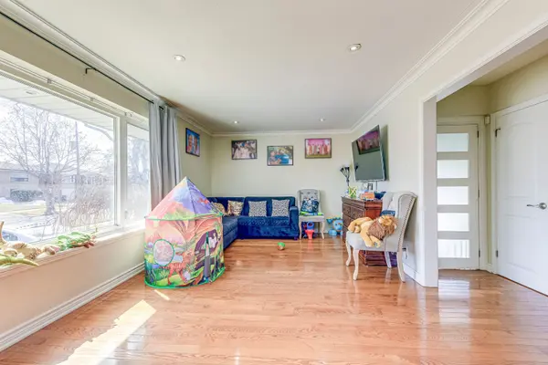 Toronto W10, ON M9W 2Y3,24 Ludgate DR