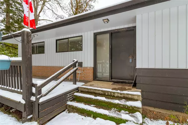 North Saanich, BC V8L 1L4,8551 Ebor Terr