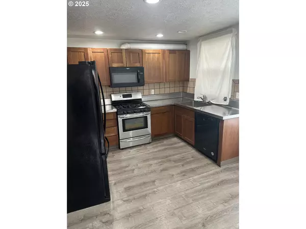 Gresham, OR 97080,511 SE 5TH ST