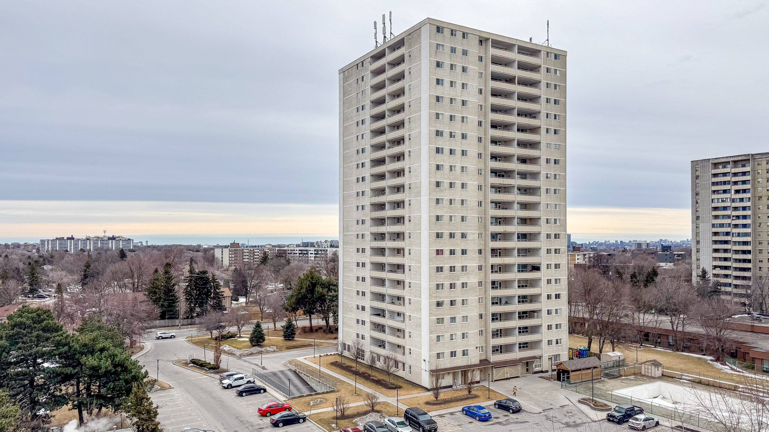 1360 York Mills RD #911,  Toronto C13,  ON M3A 2A2