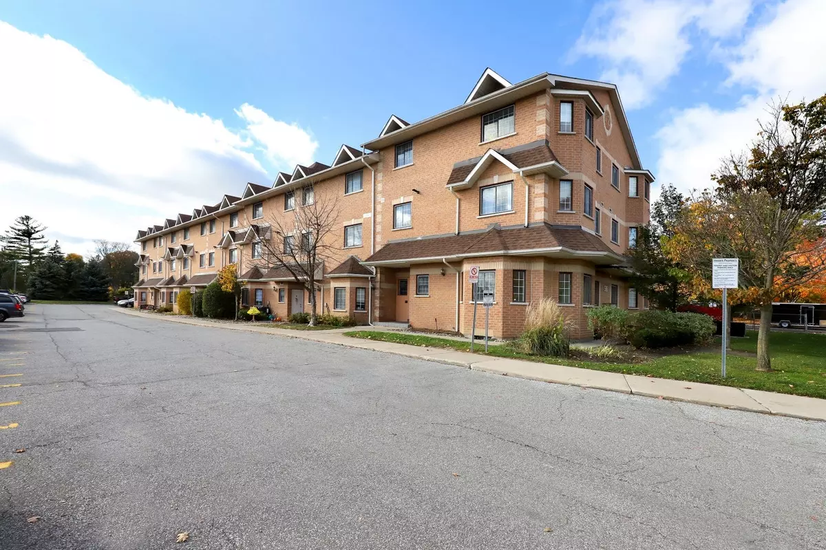 Mississauga, ON L5M 1J5,98 William ST #101