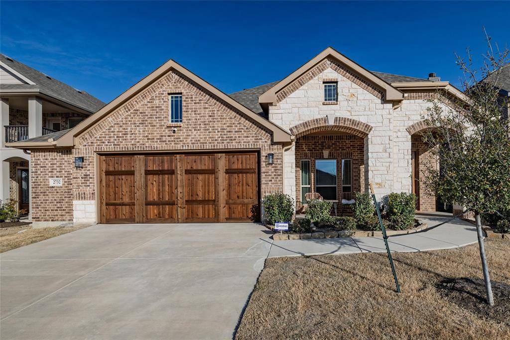 2732 Ben Thomas Street, Burleson, TX 76028