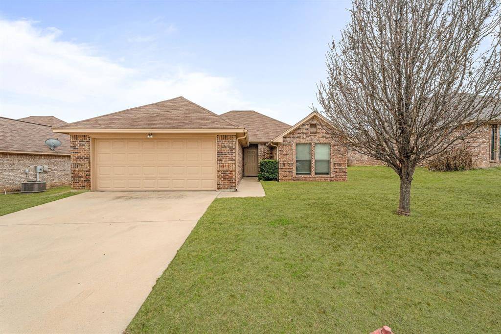 1242 Newcastle Drive, Weatherford, TX 76086