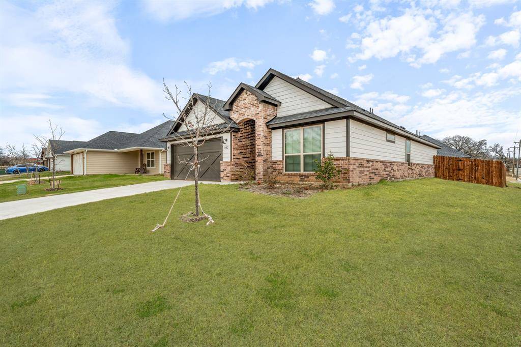 Weatherford, TX 76086,102 Clover Circle