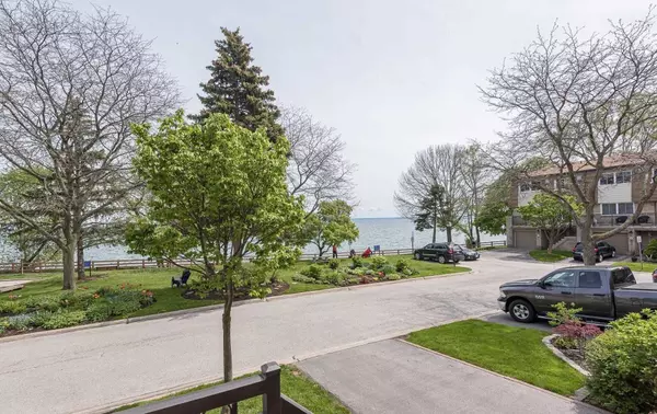 Oakville, ON L6L 1B7,2110 Marine DR #3