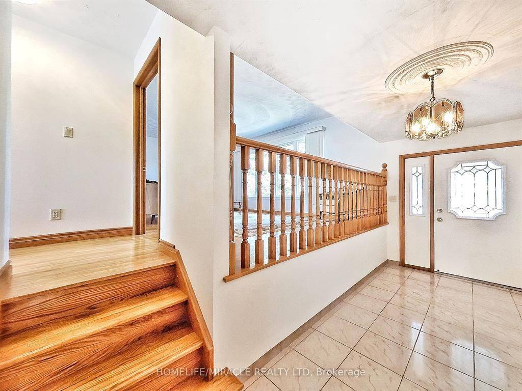 Kitchener, ON N2A 3R7,93 Old Chicopee DR