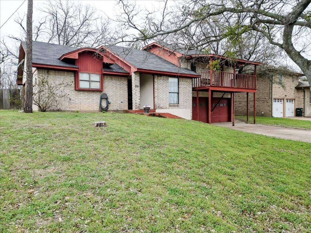 201 Oakridge Drive, Weatherford, TX 76086