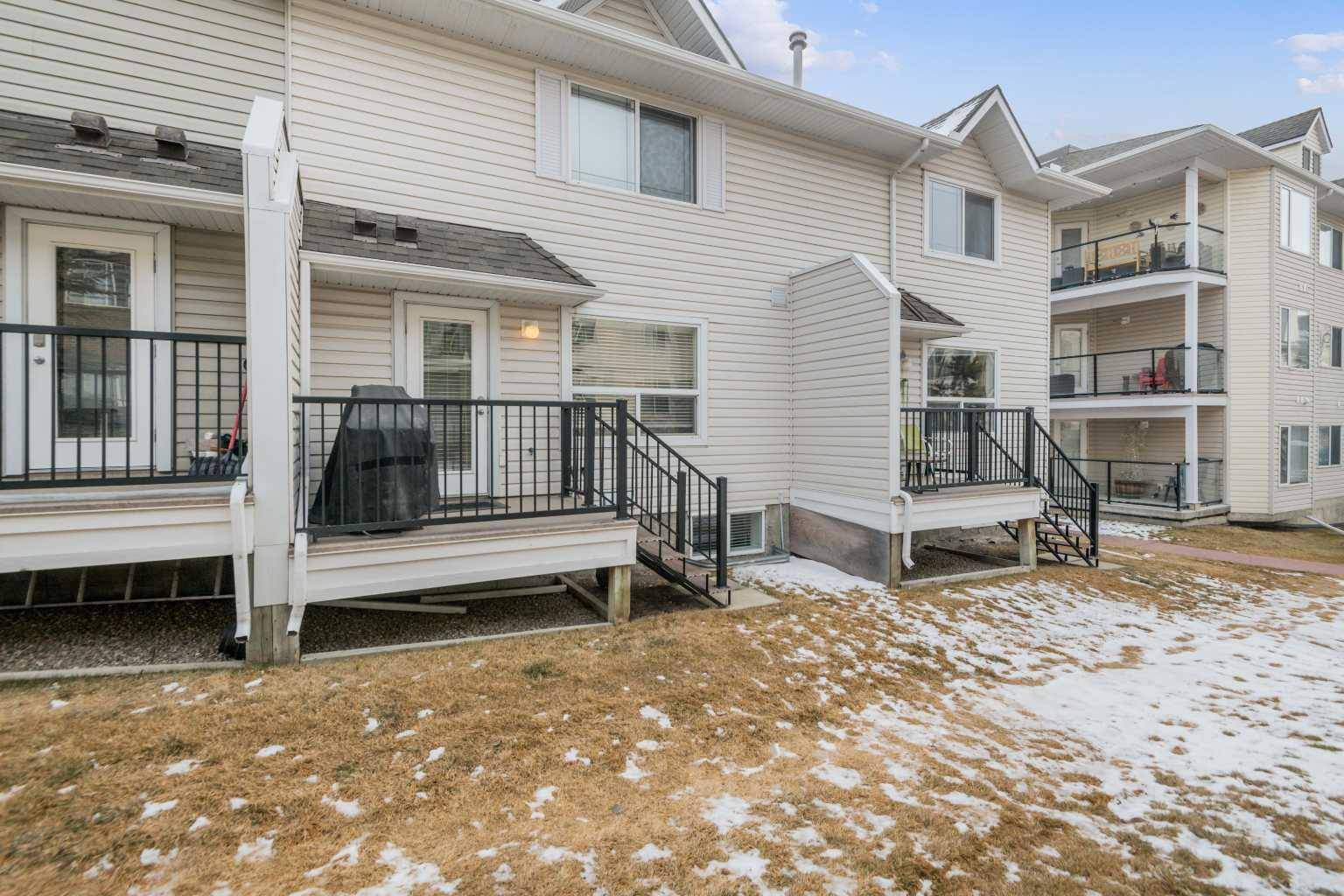 Calgary, AB T3J 5B3,950 Arbour Lake RD NW #122