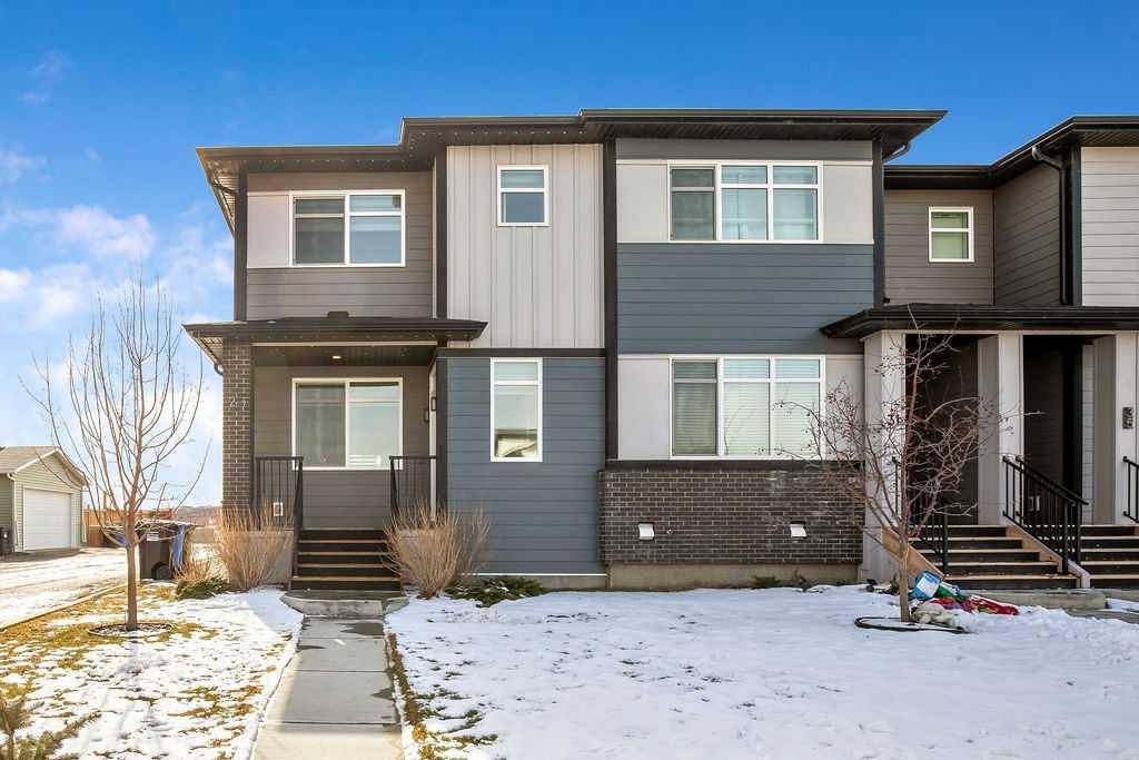 27 Wolf Creek AVE Southeast, Calgary, AB T2X3Z8