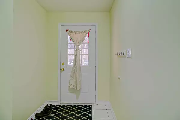 Toronto E10, ON M1C 5C6,6400 Lawrence AVE E #12