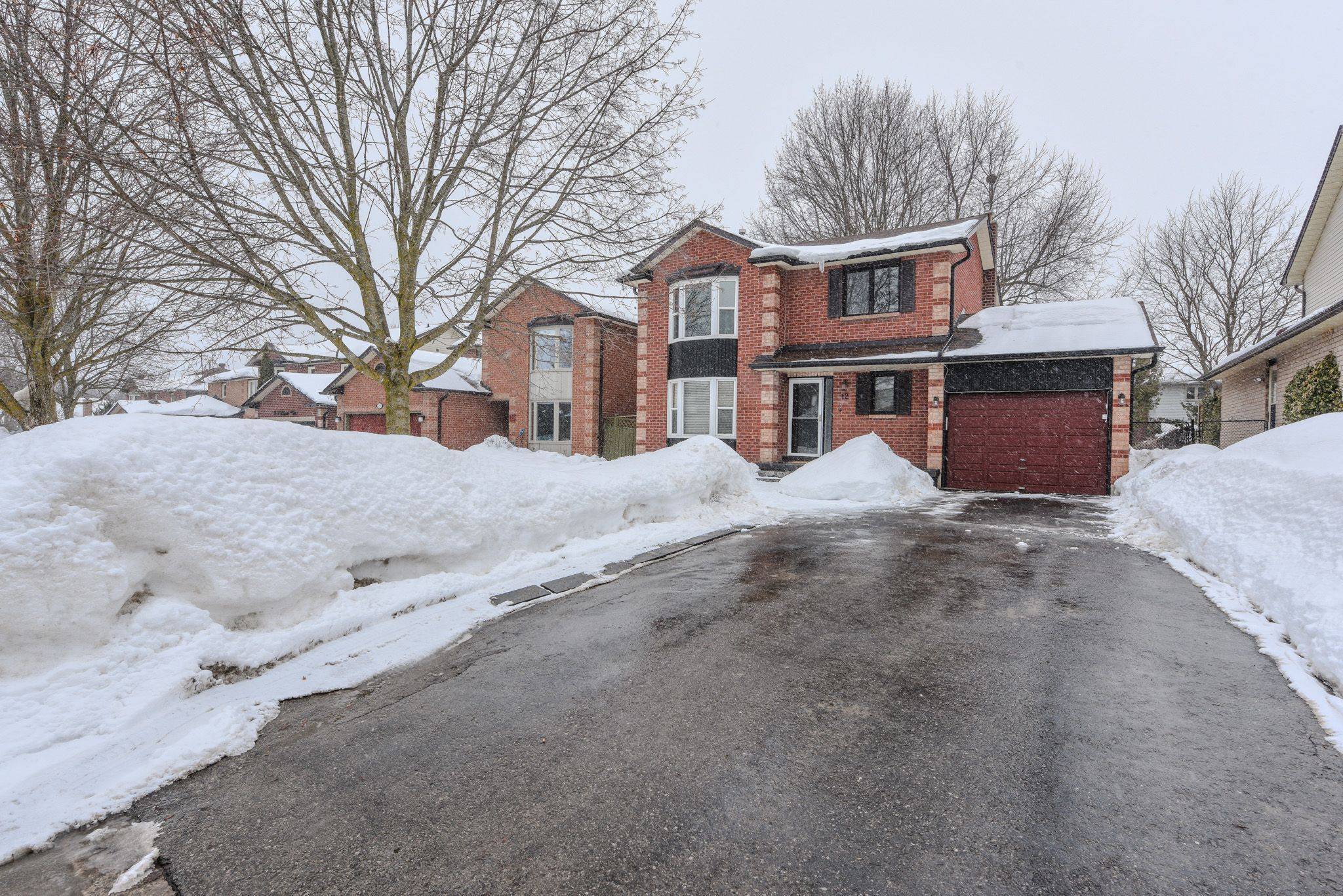 Orangeville, ON L9W 4K8,12 Fieldgate DR