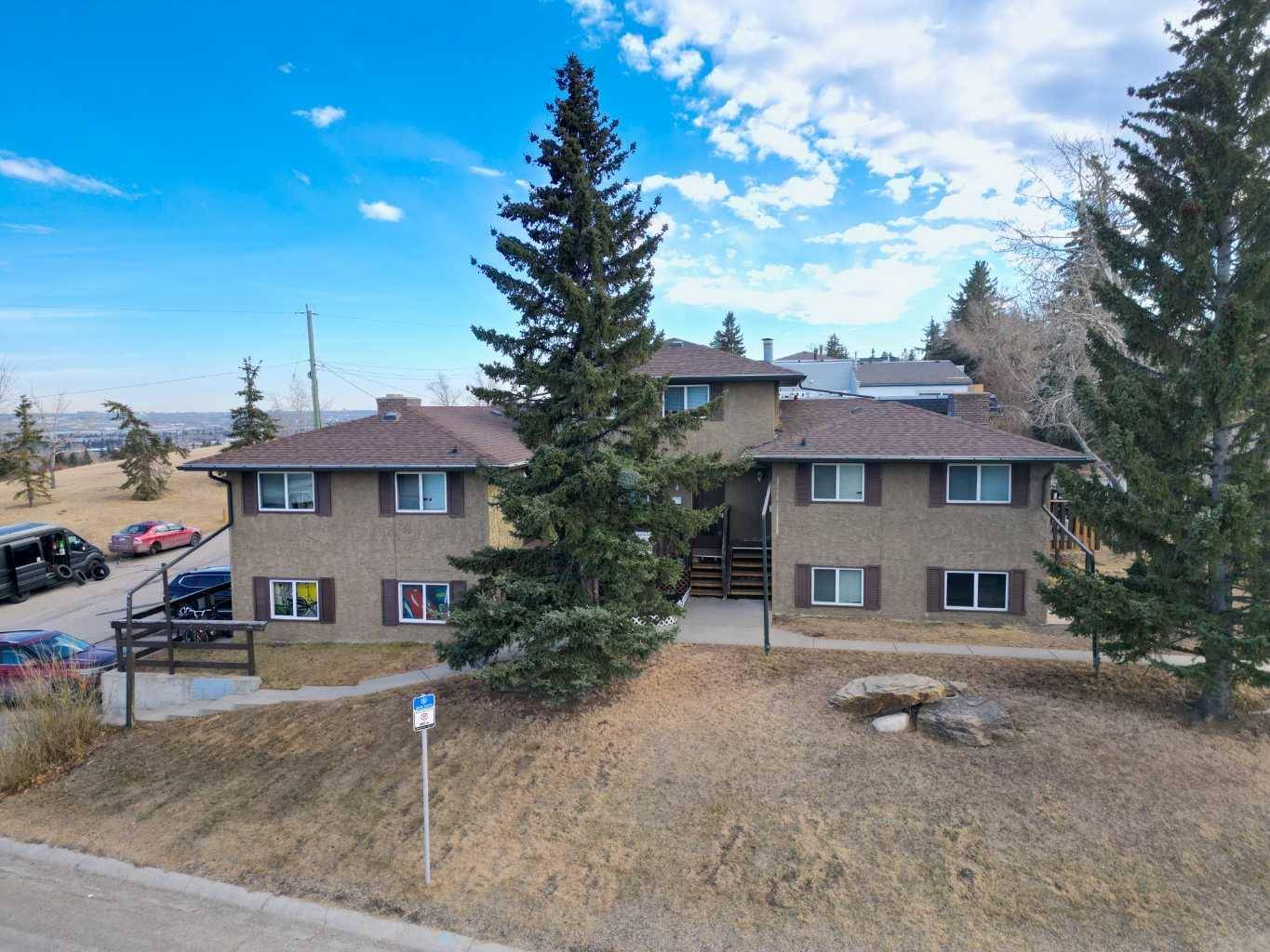 Calgary, AB T2K 5C9,7816 Hunterview DR NW