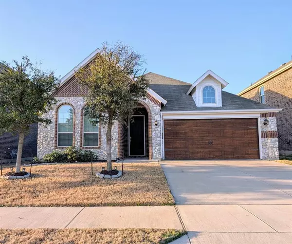 5521 Tuxbury Pond Drive, Fort Worth, TX 76179